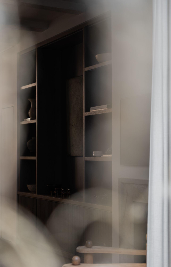 Atmospheric interior shelf detail
